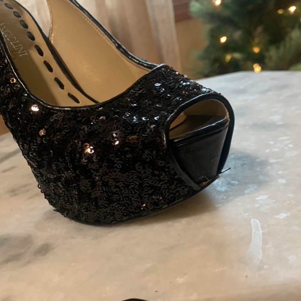 Sequenced Shoes - Picture 6 of 7